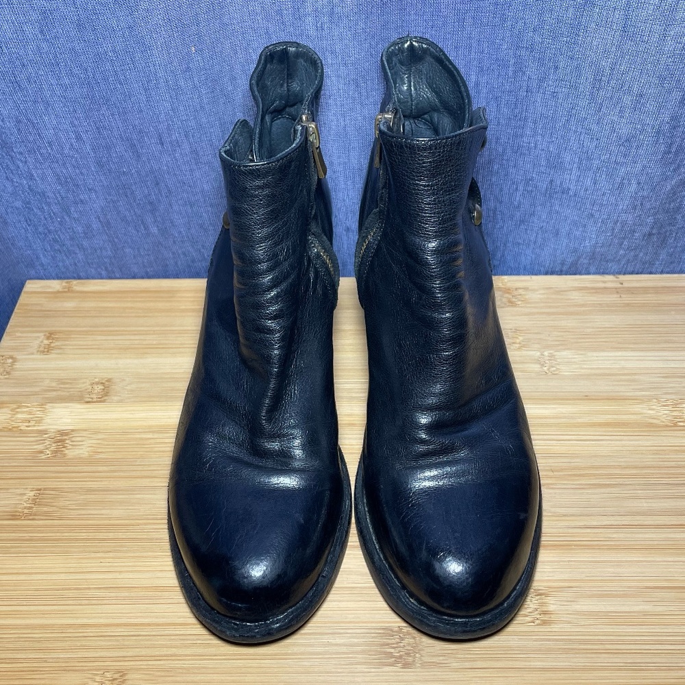 Officine Creative Giselle Black Leather Ankle Boots With Buttons Sz 38 US 8 Rad